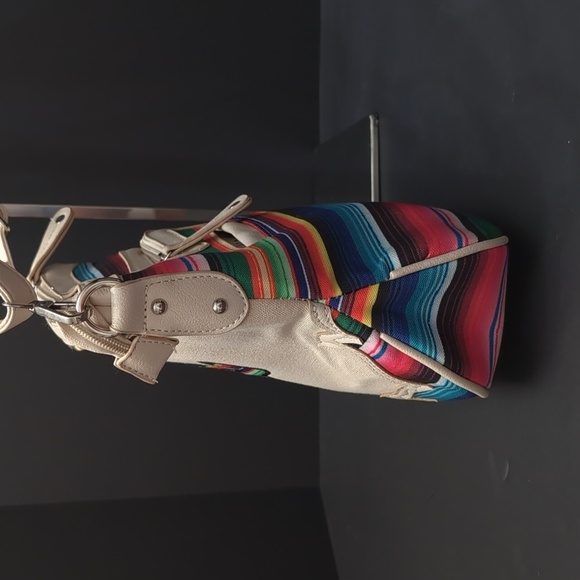 Cowgirl Trendy Women's Western Ivory Concealed Carry Crossbody Bag. - Picture 8 of 16